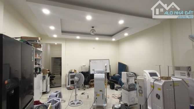 Bán nhà đường Phan Chu Trinh, Tăng Nhơn Phú, TPHCM, 90m2, 2PN, SH, 8.45 tỷ. LH: