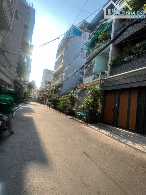 Bán nhà MT nội Bộ 8m Đường C1 -cộng hoà p13 . Q. Tân Bình dt; 4.8 x 22m giá 13.8ty