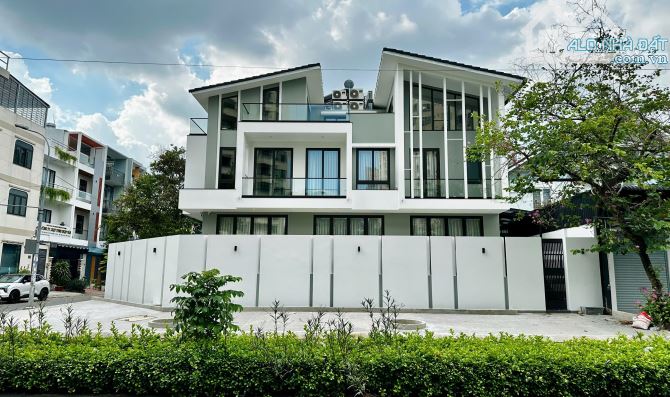 Biệt thự vô cùng đẹp góc 2 mặt tiền đường số 7 - An Phú - 10x20m - Kết cấu 4 tầng - 45 tỷ