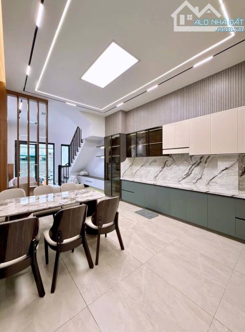 Bán nhà Giảng Võ 48m2 nhà đẹp 2 thoáng sổ đẹp phân lô ô tô đỗ sát nhà 12.8 tỷ