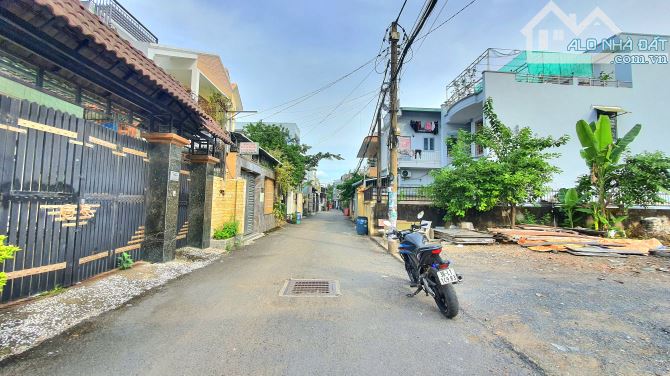 Bán đất mặt tiền Đường 244 sát Dương Đình Hội, phường TNPB, Q9.  - 110m2 ngang 5.65m