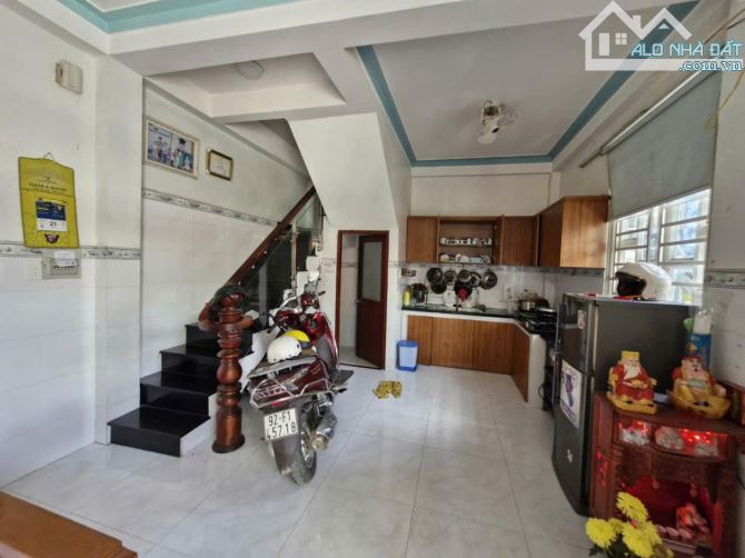 Bán nhà đường Lã Xuân Oai, phường Long Trường, 40m2 giá 3 tỷ 850.