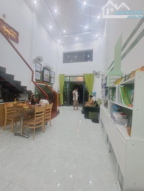 Bán nhà 94m² Q12 gần Thạnh Xuân 52-Hẻm xe tải- Giá chỉ 4.7 tỷ.
