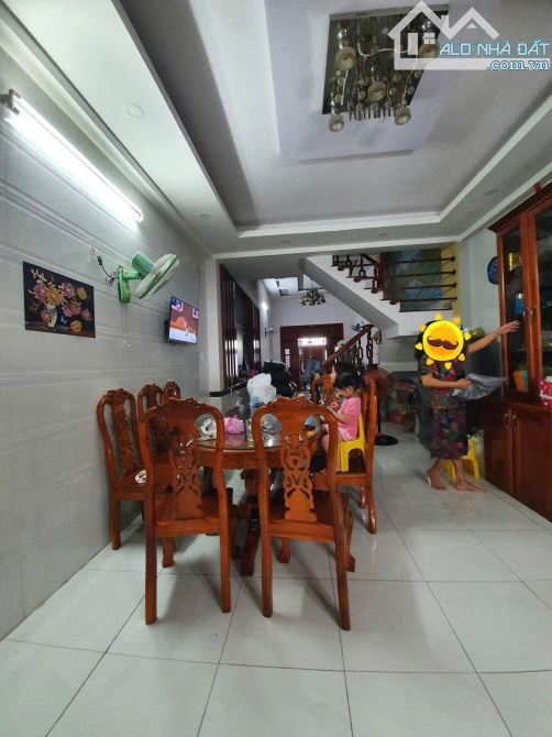 BÁN NHÀ MẶT TIỀN HUỲNH THỊ HAI Q12 - 2 TẦNG 56M2 - 4.3 TỶ.
