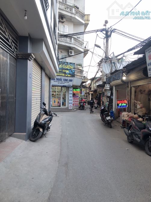 Mảnh đất đẹp Mỹ Đình,Đình Thôn,Thiên Hiền 50m2 oto đỗ cổng,tặng nhà C4,sát chợ 9,5 tỷ