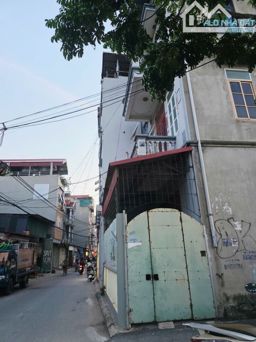 Bán nhà đẹp trung tâm thị trấn Trâu Quỳ, 5 tầng, thang máy, 6 tỷ
