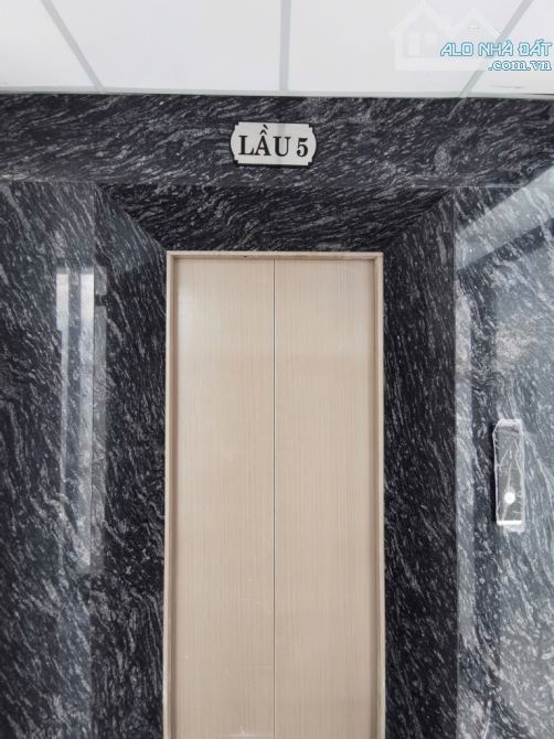 BÁN CHDV CAO CẤP 7 TẦNG 210M2 NGANG KHỦNG 8M THU NHẬP 160TR/TH 31TỶ
