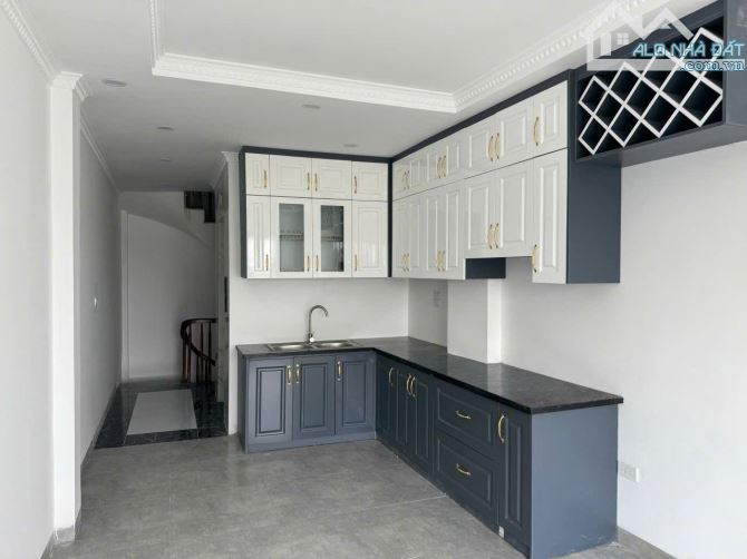Nhà 5 tầng Tương Chúc oto thông