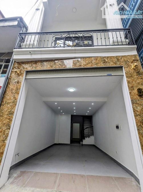 CHO THUÊ NHÀ PHỐ LỤA VẠN PHÚC THANG MÁY Ô TÔ ĐỖ CỬA