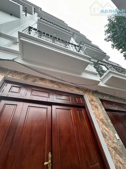 NHÀ MỚI 5 TẦNG - Ô TÔ ĐỖ CỔNG - GẦN VÀNH ĐAI 3.5 NHỈNH 4 TỶ