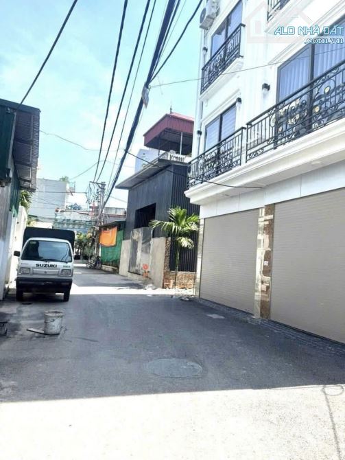 Nhà đẹp - full nội thất - ô tô tránh - chưa đến 8.5 tỷ