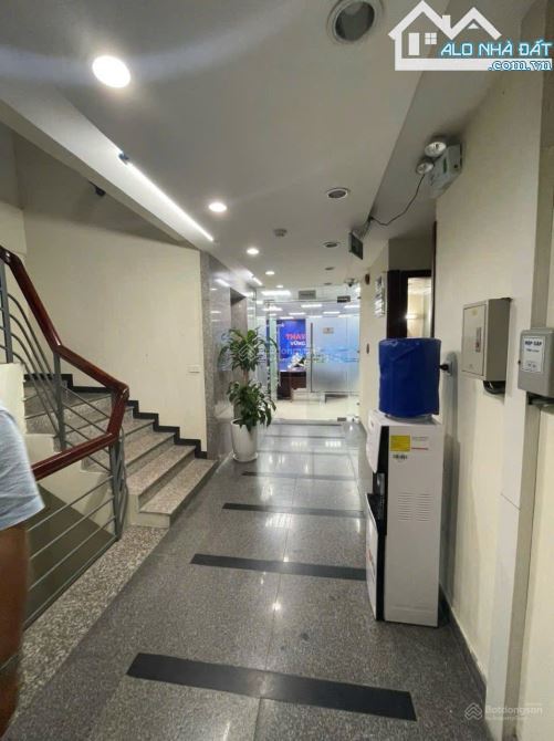 Bán GẤP MP TRẦN NHÂN TÔNG 188m 8T  MẶT TIỀN 7M2 GIÁ 800TR/M dòng tiền 4,8 tỷ/n
