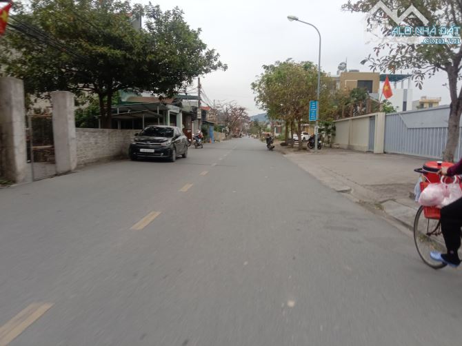 Đất toàn bộ thổ cư mặt đường Núi Gạc Yên Thanh -Uông Bí (15mx20m) Giá:2,5Tỷ