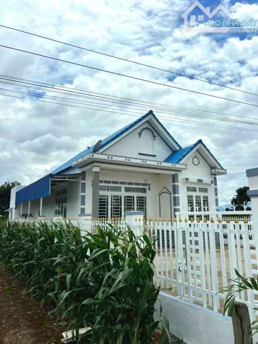 Bán nhà sân vườn rộng khu dân cư trung tâm Tân Hội, Đức Trọng đi sân bay 30p