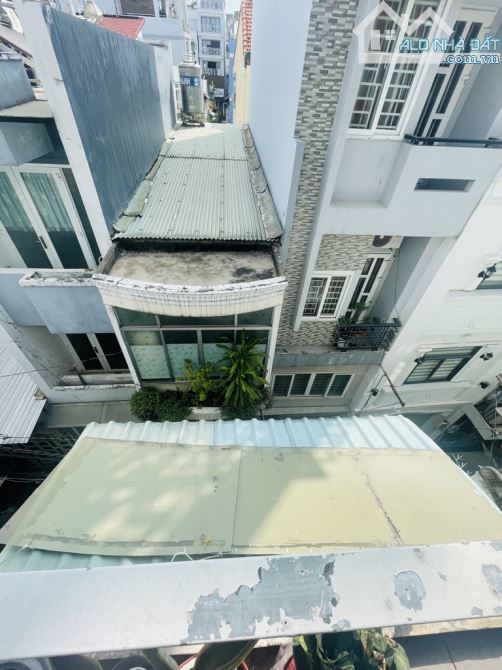 Nhà 4 tầng hẻm xe hơi CMT8 Q10 – 19m² – 3PN – chỉ 4 tỷ
