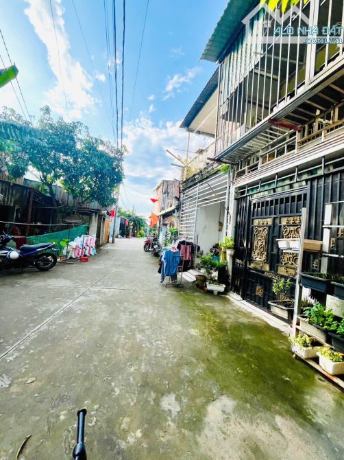 🏡 CHỈ 1,7 tỷ (còn bớt) SỬ DỤNG NGAY NHÀ TRỆT, LỮNG, 4PN, 5m * 13m, HẺM  218, XE KHÁCH CHẠ