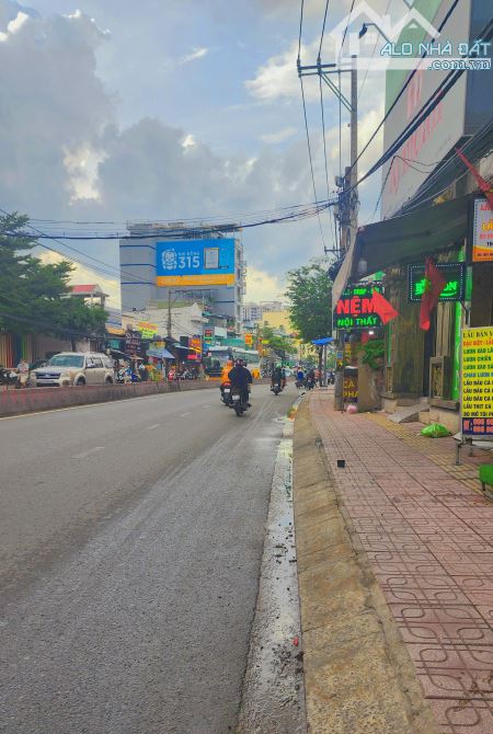 Nhà Quận 7, Phú Thuận, 19x10m, HXH, 2 tầng, Chỉ 8ty1