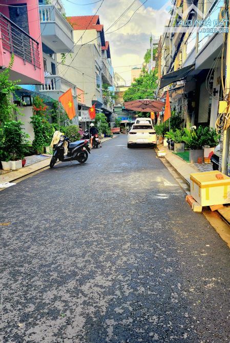 Nhà Nguyễn Thị Thập, Quận 7, 3 tầng, 4.5x11m, HXH, Nhinh 7ty