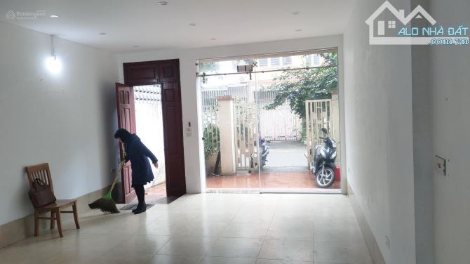 NGUYÊN CĂN KĐT VĂN KHÊ PHÂN LÔ VỈA HÈ Ô TÔ ĐỖ CỬA