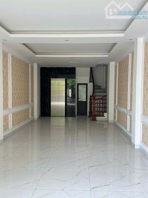 MỜI THUÊ NHÀ LIỀN KỀ GIẾNG SEN VĂN KHÊ THANG MÁY