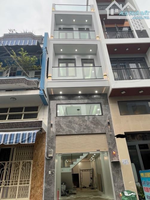 🏡B.án n.hà Lạc Long Quân - 39m2 - 5 T.ầng - HXH 10m - An Ninh , SHR - C.hỉ 10.5 T.ỷ 💵 ❤️