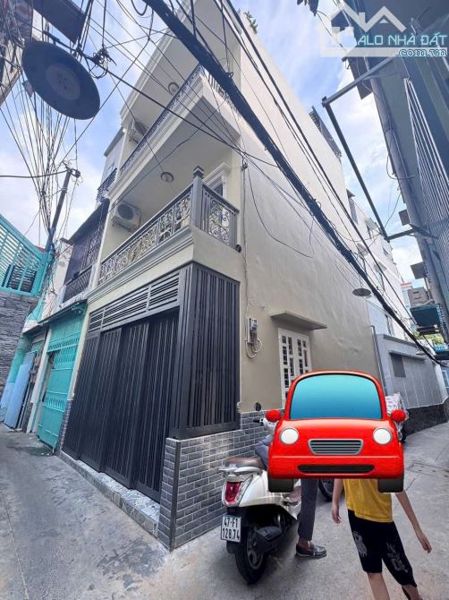 BÁN NHÀ QUẬN 4 MỚI 4 TẤM NGAY ĐH NGUYỄN TẤT THÀNH GÓC 2 MT GIÁ 5TỈ 1 DT 4*9 ĐẸP GIÁP Q1