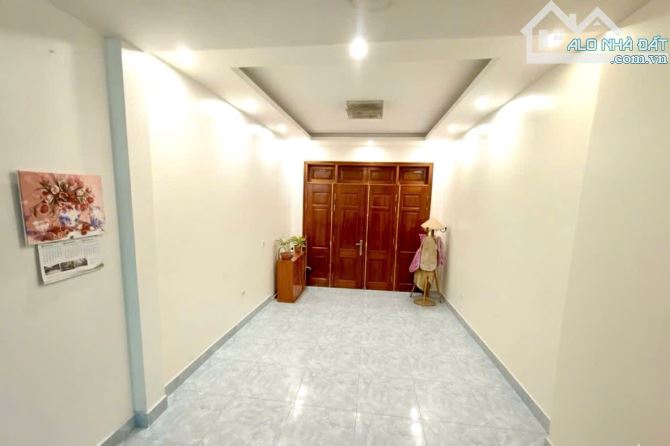 BÁN GẤP NHÀ PHỐ TRUNG KÍNH DT 63M, DÂN XÂY 4 TẦNG, MT 3.6M, NỞ HẬU, GIÁ CHÀO 12.45 TỶ