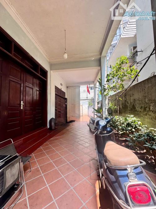 Bán nhà Nguyễn Văn Cừ,Long Biên 4 tầng,54m,mt5m gần oto nhỉnh 9 tỷ