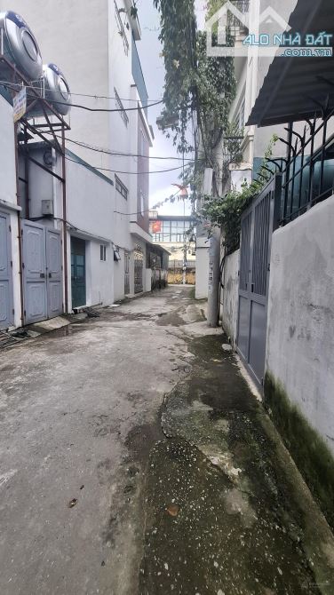 Bán đất ngõ 640 Nguyễn Văn Cừ. 70m nở hậu oto tải vào đất. Hơn 13 tỷ còn tl