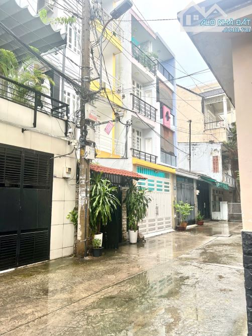 Bán nhà HXH Tân Bình, gần Metro Cách Mạng Tháng 8, 4 Tầng, lô góc,ngang 5.4m, 63m2, 9.4 Tỷ