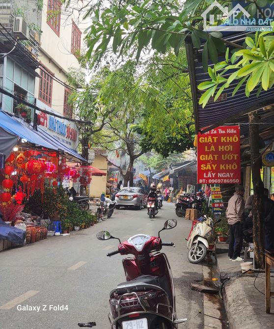 NGUYỄN KHANG - CẦU GIẤY- NHÀ 4 TẦNG - MT 4.3M - THỬA VUÔNG A4 - Ô TÔ ĐỖ CỬA - CHỈ 18 TỶ - 10