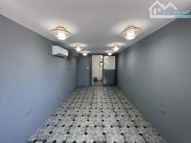 Mặt phố Đặng Văn Ngữ, 30m, Lô góc 3 thoáng, Vỉa hè kinh doanh tốt, Nhà đẹp, Thửa đất vuông - 3