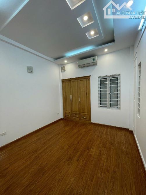 Nhà đẹp Cầu Giấy 50m², 5 tầng, full NT, lô góc thoáng sáng, giá 11,6 tỷ - 1
