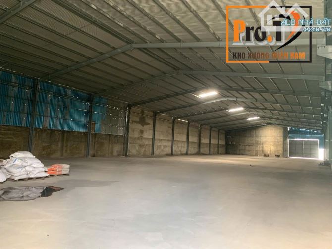 Cho thuê xưởng và đất tổng Dt 4500 m2.trong đó nhà xưởng dựng và văn phòng 1 lầu là 1700 m - 1