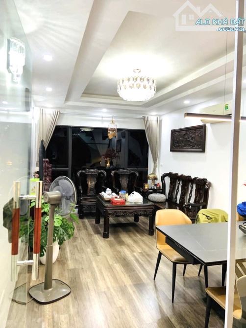 🏡 TRUNG TÂM CẦU GIẤY – Ô TÔ ĐỖ CỬA – NHÀ ĐẸP DÂN XÂY TỈ MỈ 40M x 5tầng - 1