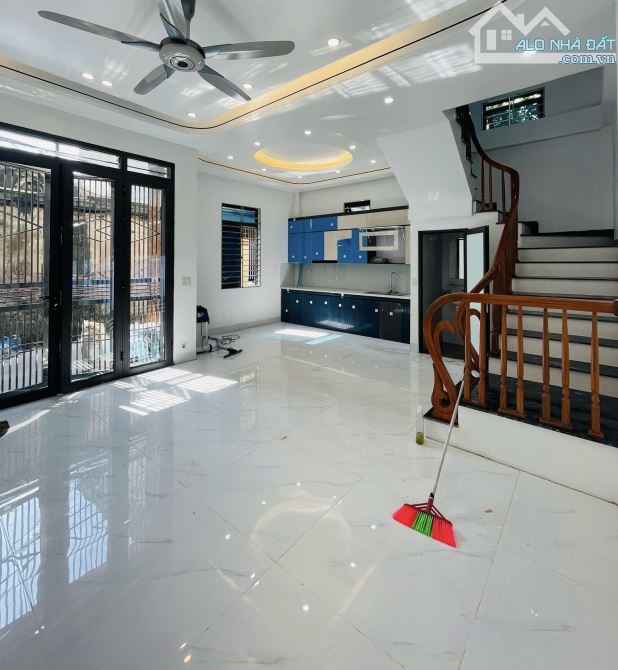 BÁN NHÀ HƯỚNG TÂY NAM VỊ TRÍ SIÊU ĐẸP P TRẦN LÃM TP THÁI BÌNH - 1