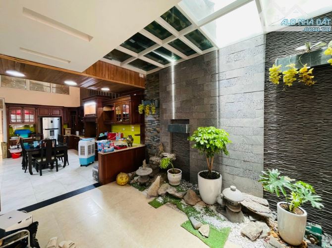 BÁN NHÀ HOÀNG VĂN THÁI - Q. THANH XUÂN - 95M - 22,5 TỶ - PHÂN LÔ - Ô TÔ TRÁNH - KINH DOANH - 1