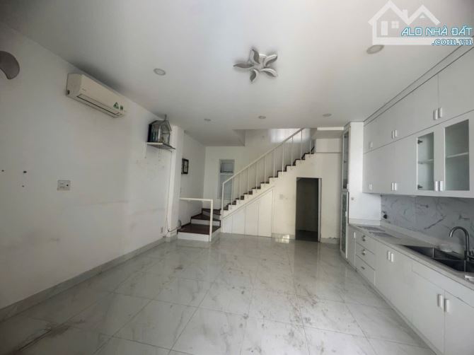 CG:[4.2 TỶ]🌻🌻🌻NHÀ 3 TẦNG TRƯỜNG THỌ THỦ ĐỨC - 42M2 📐 Diện tích: 42m² (4.5m x 9m). - 1