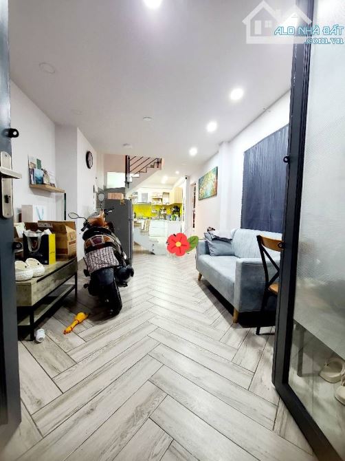 🔥 NGUYỄN THIỆN THUẬT, P3, Q3, 34m2, 4 TẦNG, 4 PHÒNG NGỦ, 2 SÂN THƯỢNG. GIÁ: 6,75 TỶ🌹🌹 - 1