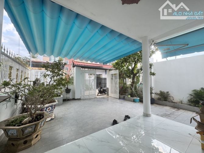 Gấp bán nhà Thủ Đức, dt 190m2, giá 12.2 tỷ, liền kề Phạm Văn Đồng. - 1