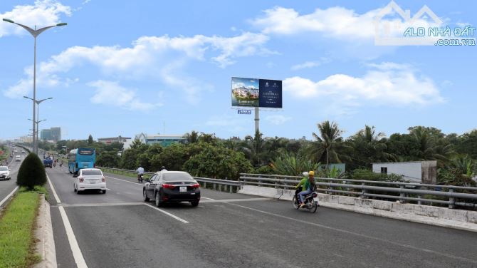 Mặt tiền Quốc Lộ 1A (đoạn đối diện đường Trương Vĩnh Nguyên), DT: 45m  x 150m= 6.286m2 - 1