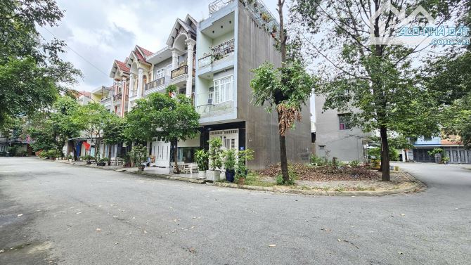 đất 70m2 4ty8TL 2MT đối diện Chung Cư và đất Thương Mại gần Vincom 550 500m - 1
