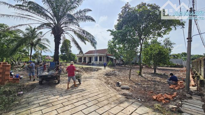 đất 2992m2  21ty5 biệt thự sân vườn kết hợp nghỉ dưỡng tặng Nhà Mái Ngói có sẵn P.An Thạnh - 1