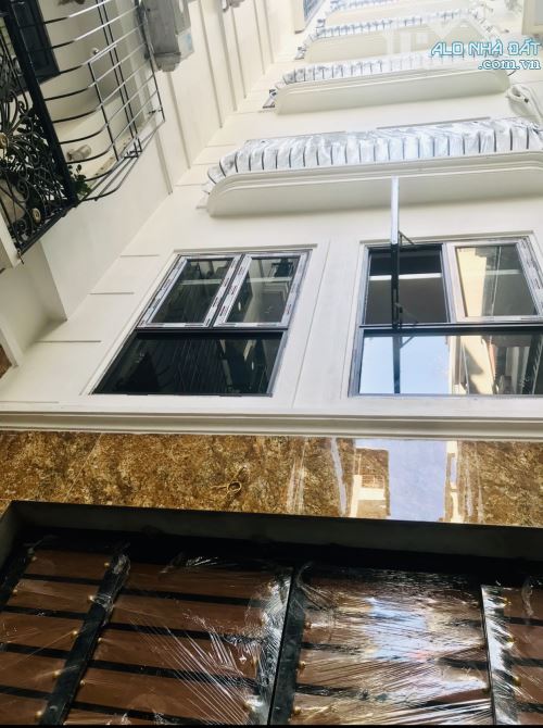 CCMN 8 TẦNG 24 PHÒNG - 3 MẶT THOÁNG - 30M RA PHỐ - Ô TÔ TẢI -GẦN NGÃ TƯ SỞ - 1