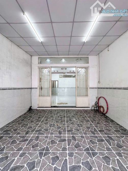 BÁN NHÀ CẤP 4 - 59M² - SỔ HỒNG RIÊNG - 2PN - Đ.LÊ THỊ LƠ , XÃ TÂN HIỆP - 1