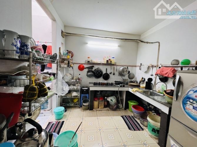 Bán nhà mặt kinh doanh , 4 x 17 m chỉ 5 tỷ rẻ nhất khu. - 1
