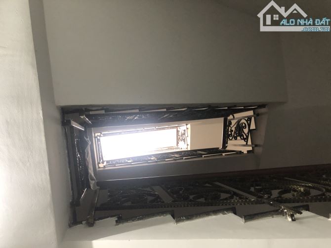 Bán nhà hẻm 339/ Lê Văn Sỹ, Phường,13,Quận,3,Dt: 5x20m2,Kc: 6 Lầu,Giá Bán: 27 Tỷ 9 - 1