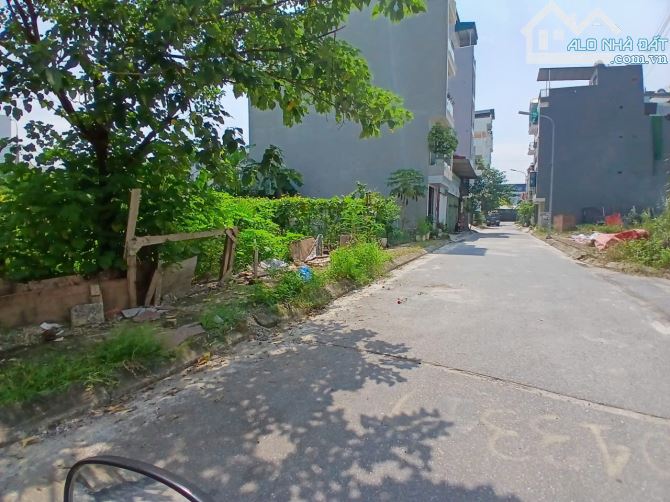 Bán đất dịch vụ Trũng Trên, gần trường đại học Thành Đô, giá cực tốt, 138 tr/m2. - 1