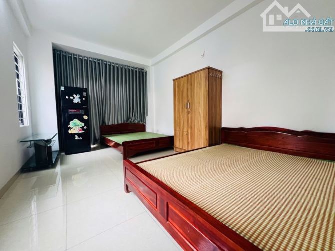 👉  bán nhà la Khê hà đông  5 tầng -lô góc 3 mặt thoáng - kinh doanh sầm uất- oto đỗ cửa - 1