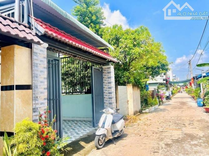Cần bán gấp căn nhà cấp 4 ở sau BV đa khoa Xuyên Á , Củ Chi 73m3 SHR giá 679tr - 1